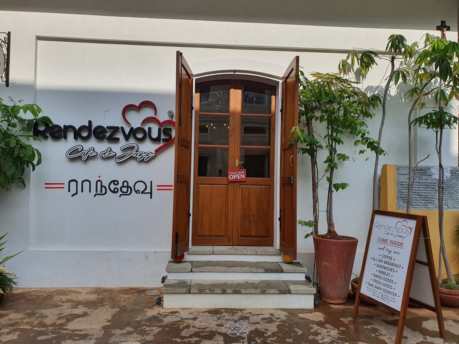 Rendezvous Café Restaurant