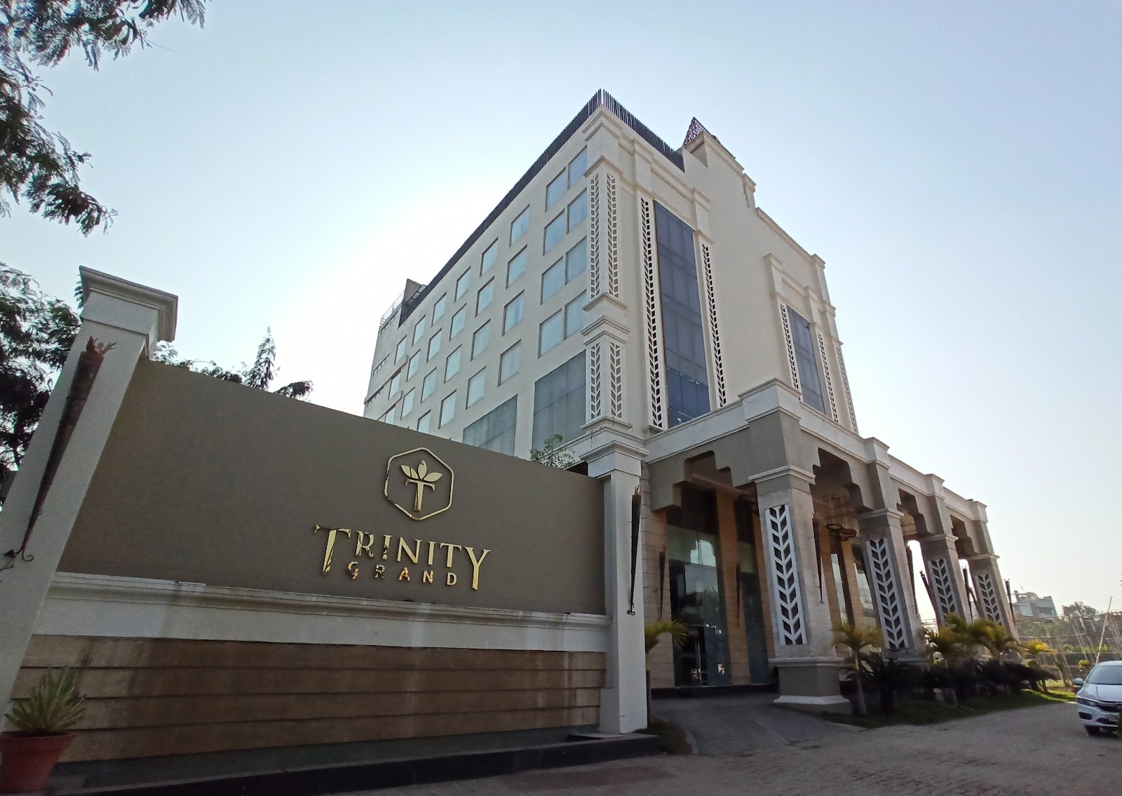 Hotel Trinity Grand