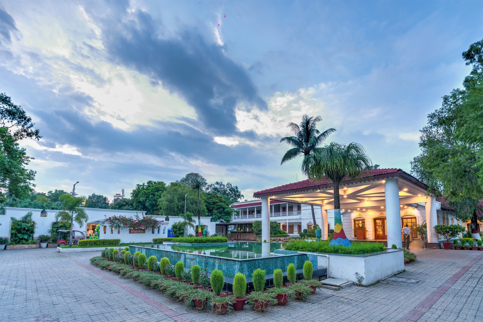 Chanakya BNR Hotel