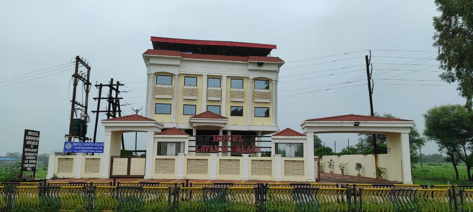 Hotel Lavanya Palace