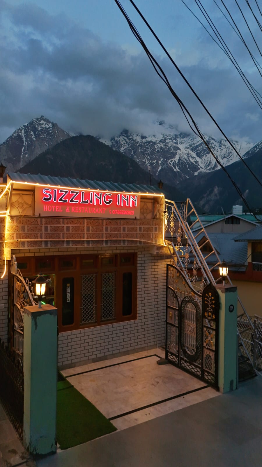 Hotel sizzling inn