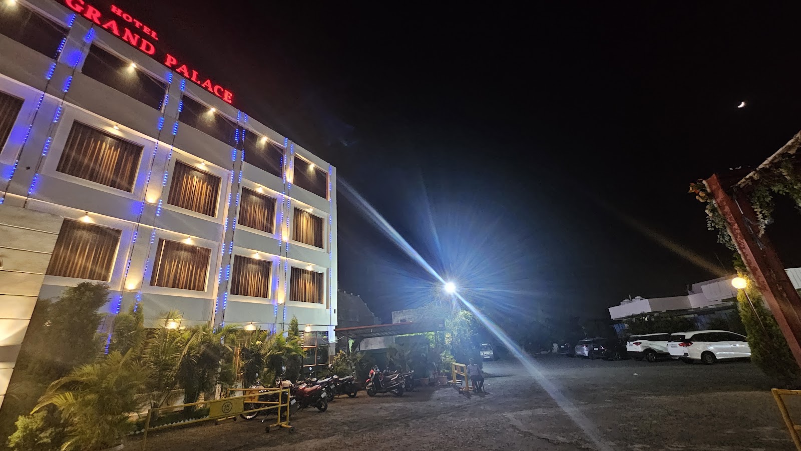 Hotel The Grand Palace