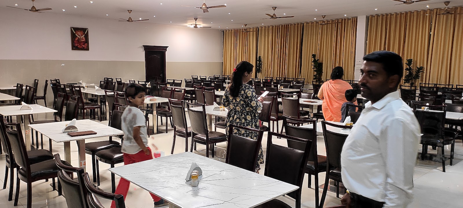 Hotel Dwaraka Veg