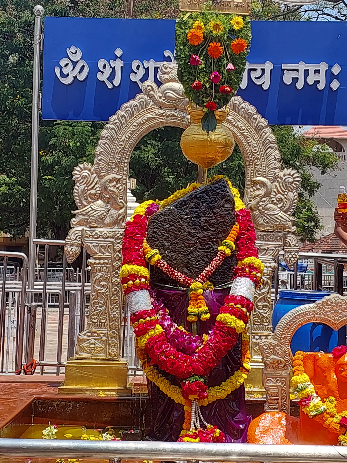Shree Shanidev Temple, Shani Shingnapur