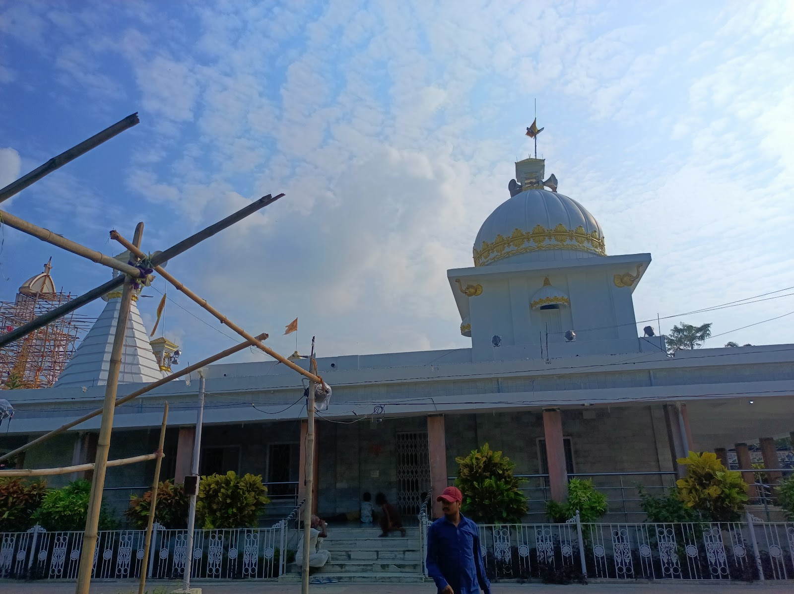 Punaura Dham Path