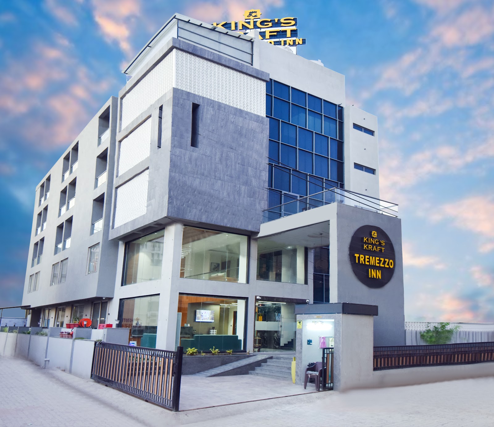 King’s Kraft Tremezzo Inn