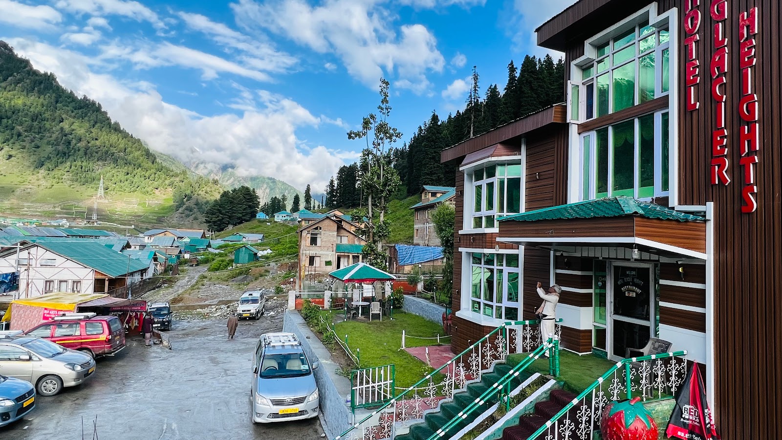 Hotel Glacier Heights