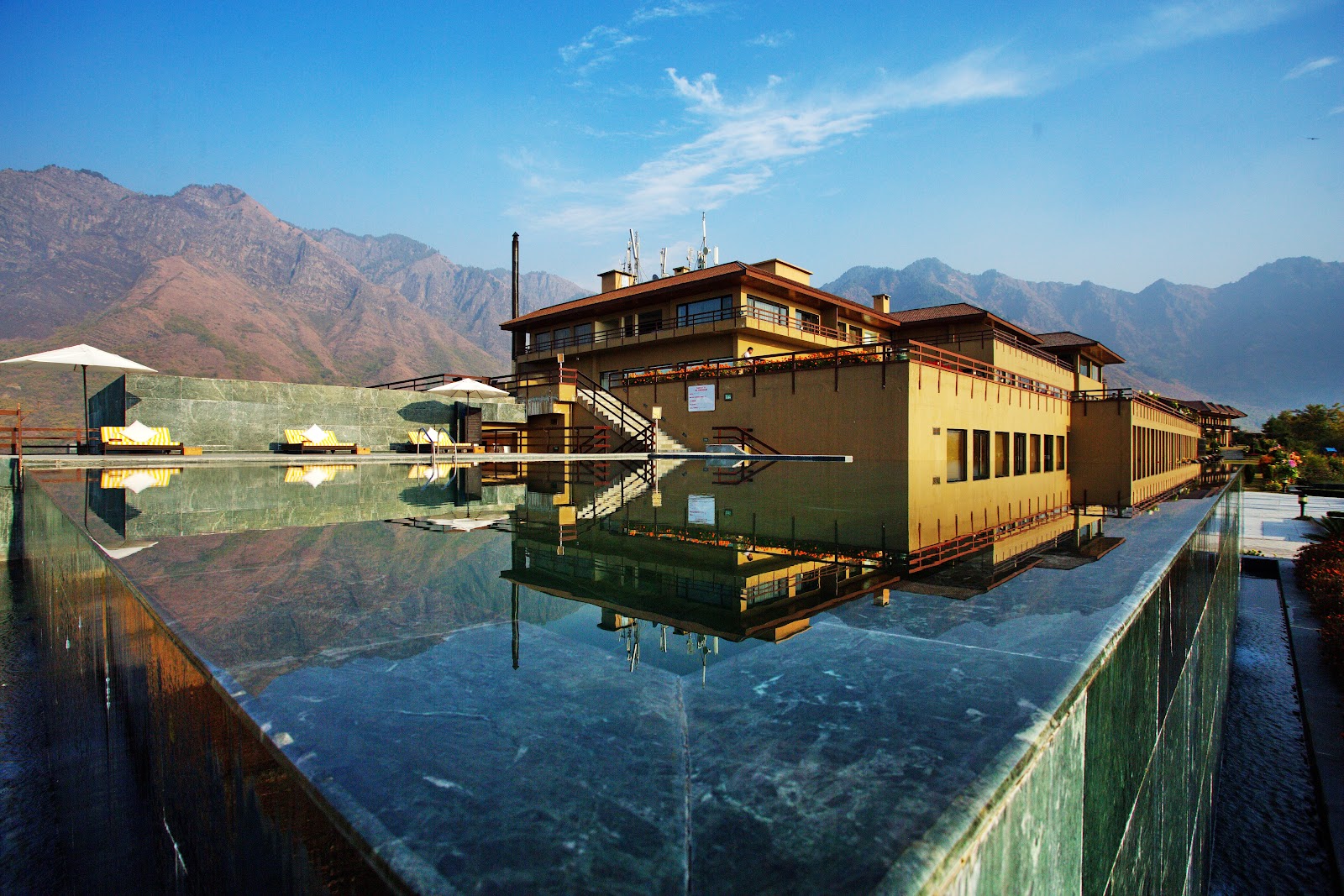 Taj Dal View, Srinagar