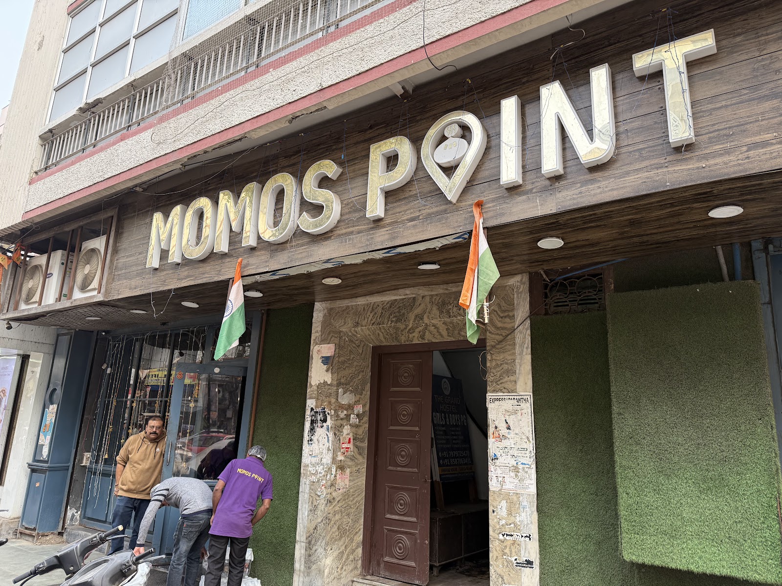 Momo's Point