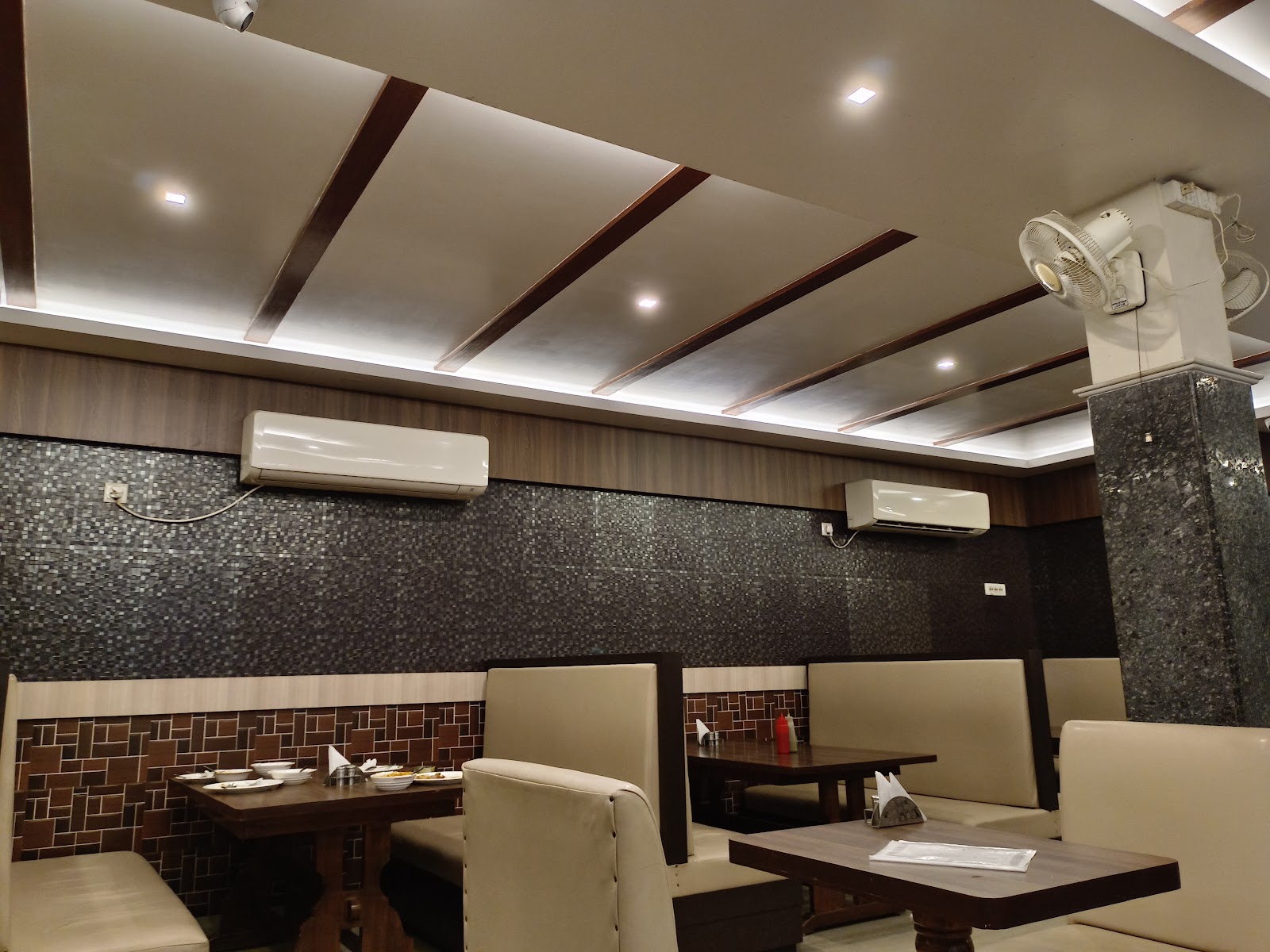 Chowdhury Hotel