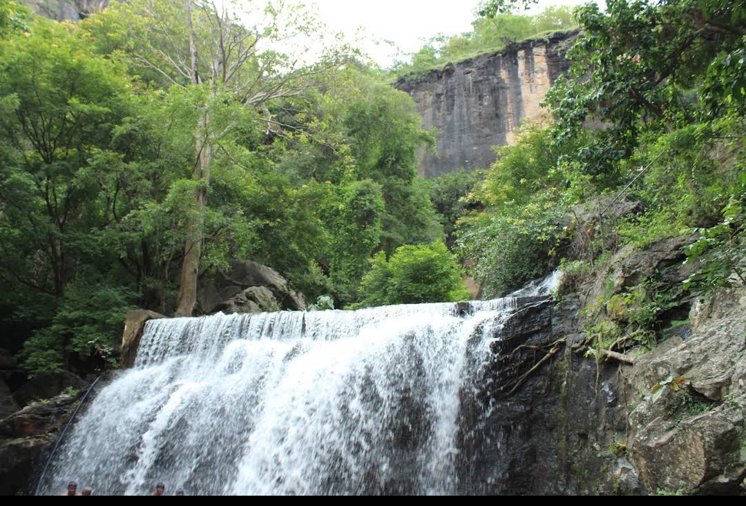 Suruli Falls