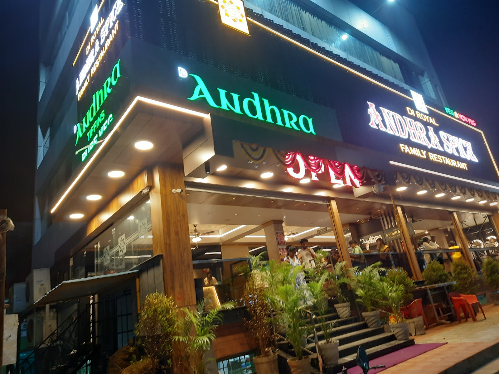 Di Royal Andhra Spice Family Restaurant