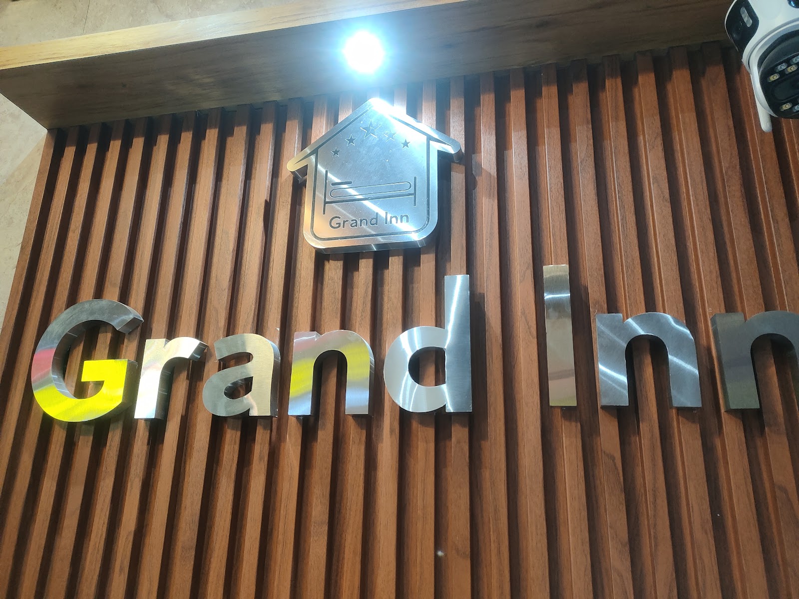 Grand inn