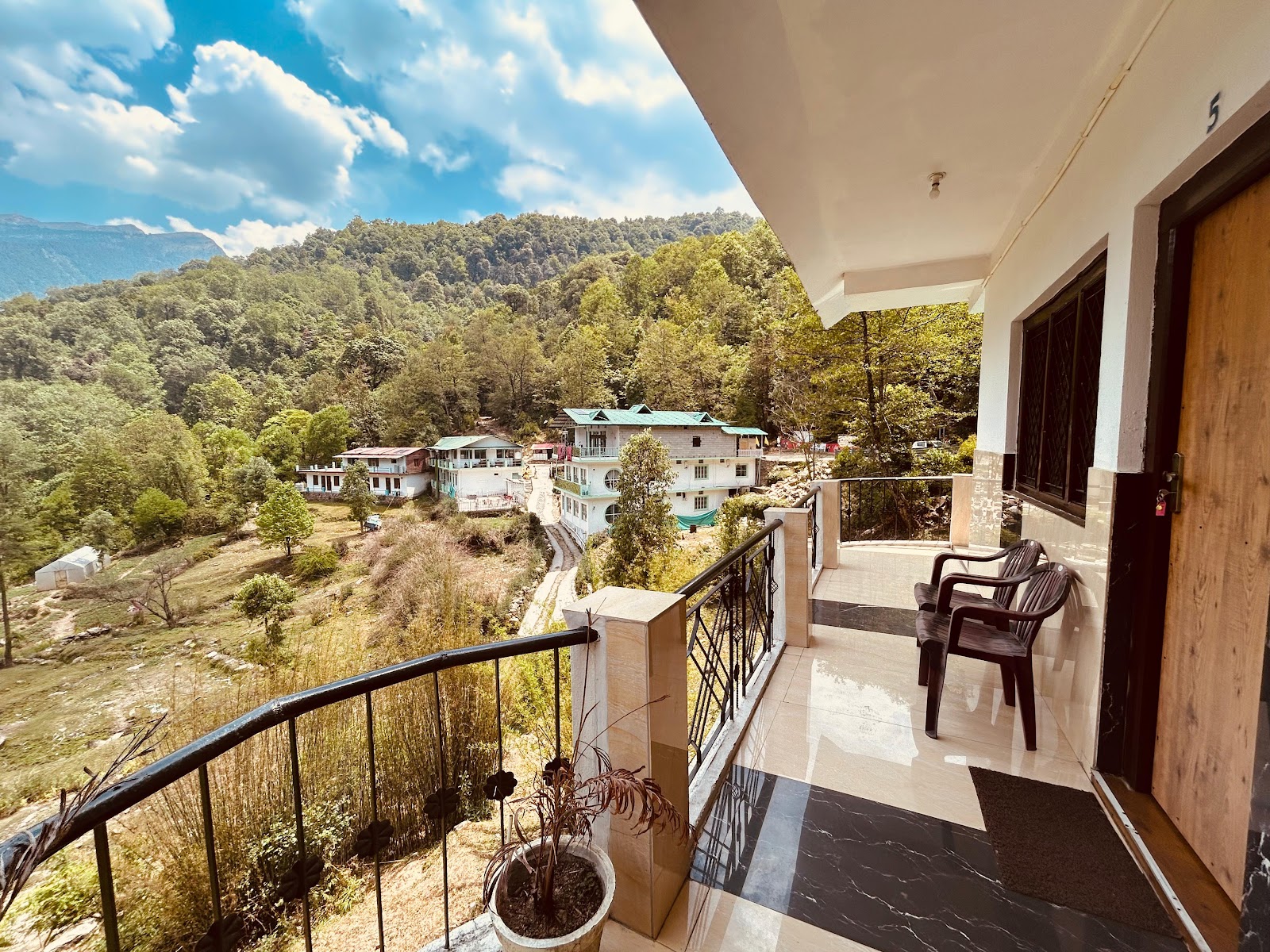 Hotel Snow View, Chopta