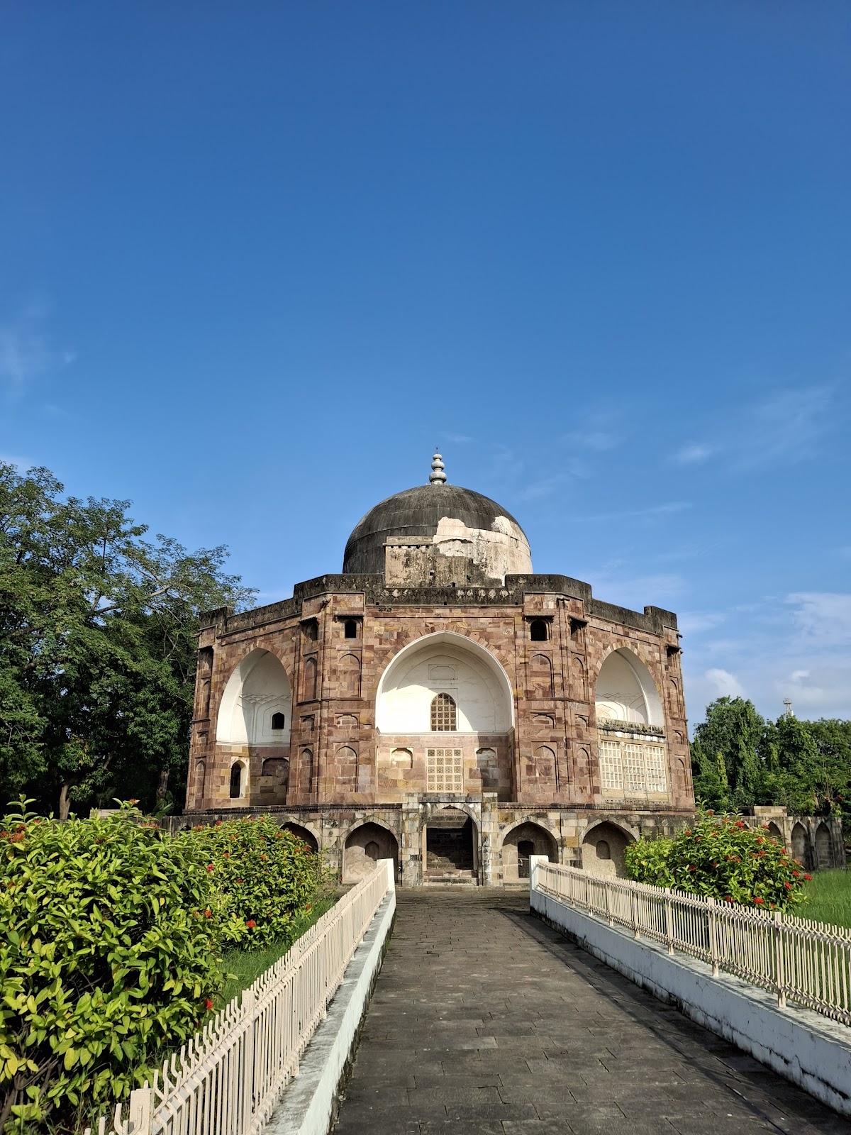 Meer Nawab Shah Saiyed Qutubuddin Tomb