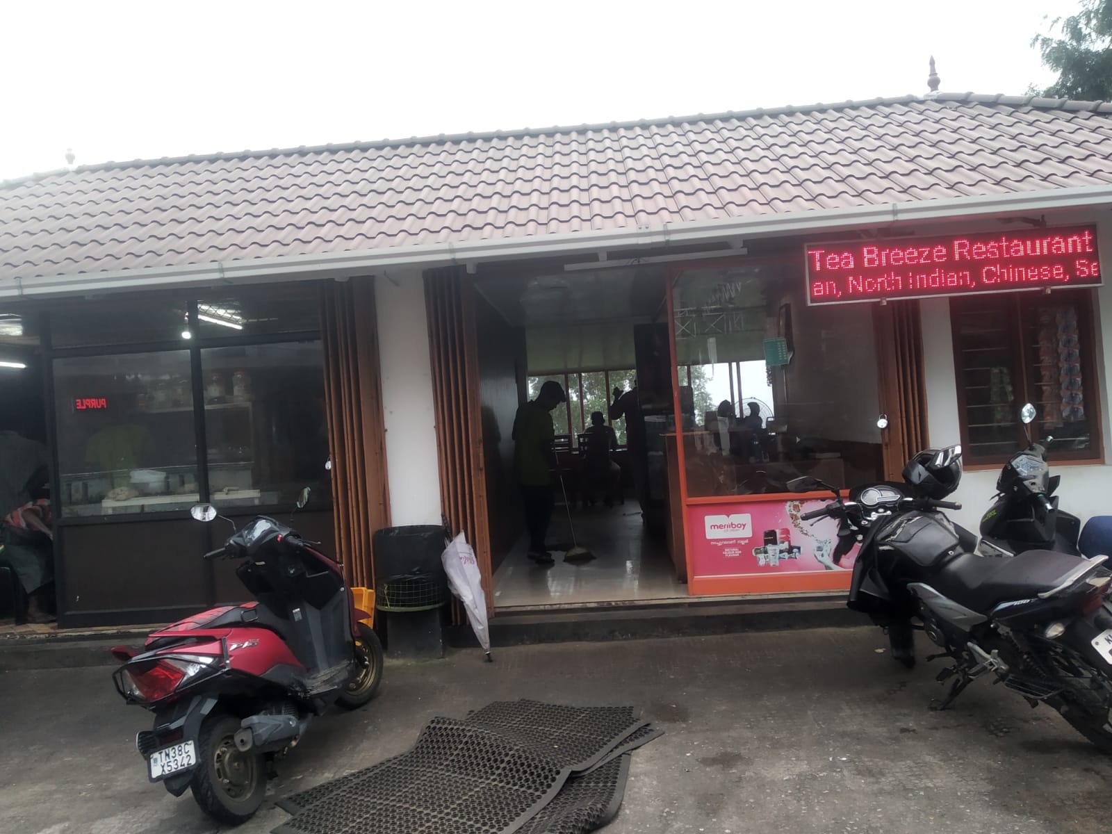 Tea Breeze Restaurant