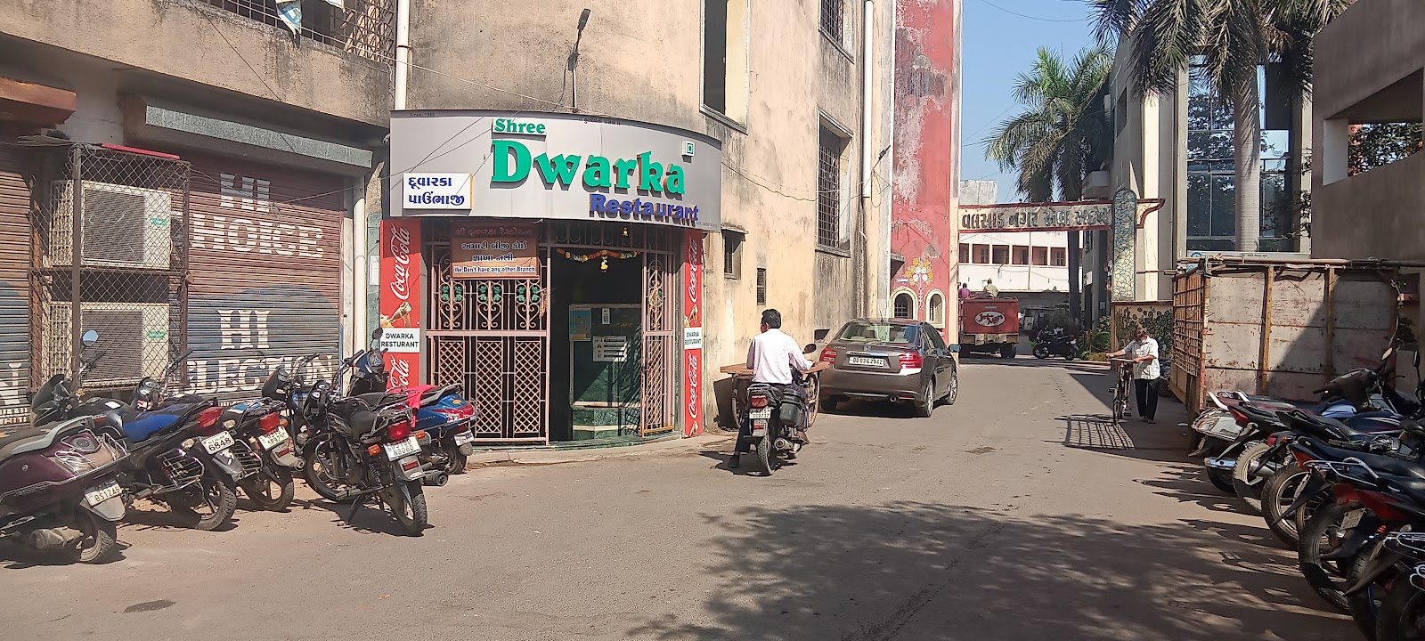Dwarka Pav Bhaji, Valsad