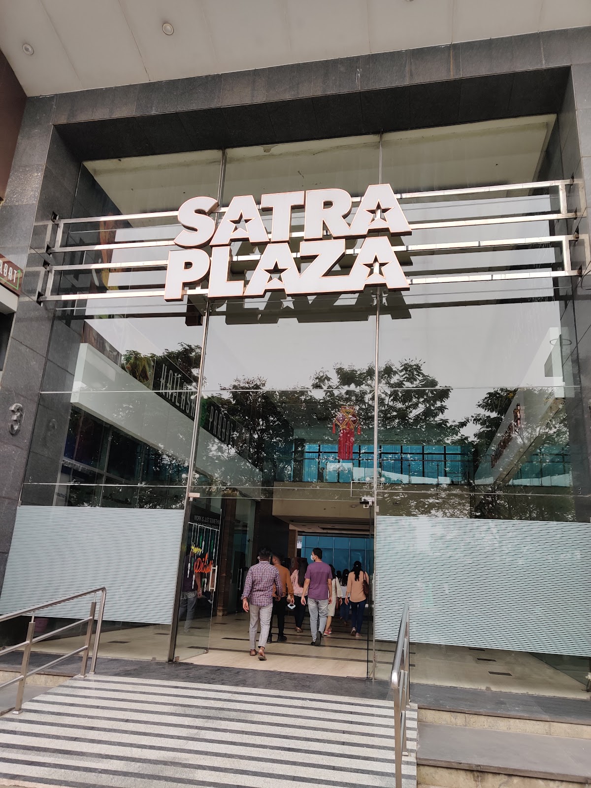 Pop Tate's Vashi