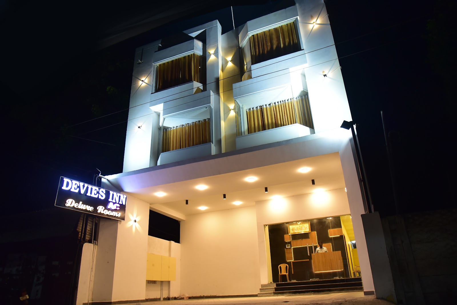 DEVIES INN