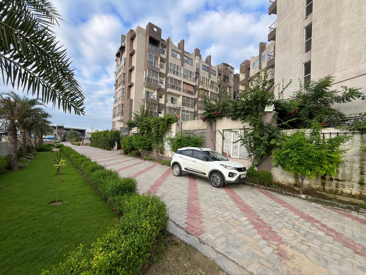 Hotel Shri Radha Nikunj - Opp. Prem Mandir, Vrindavan