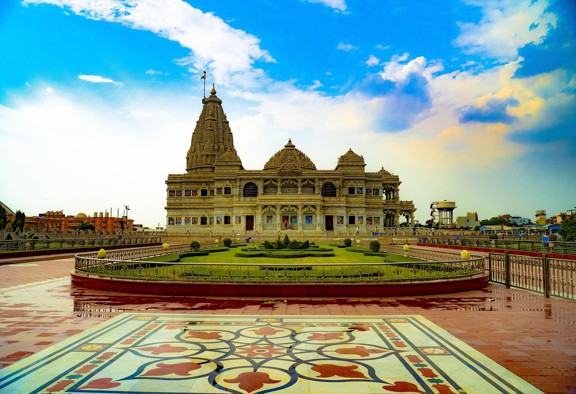 Radha Krishna Darshan with Taj Mahal Delight – 4 Days & 3 Nights