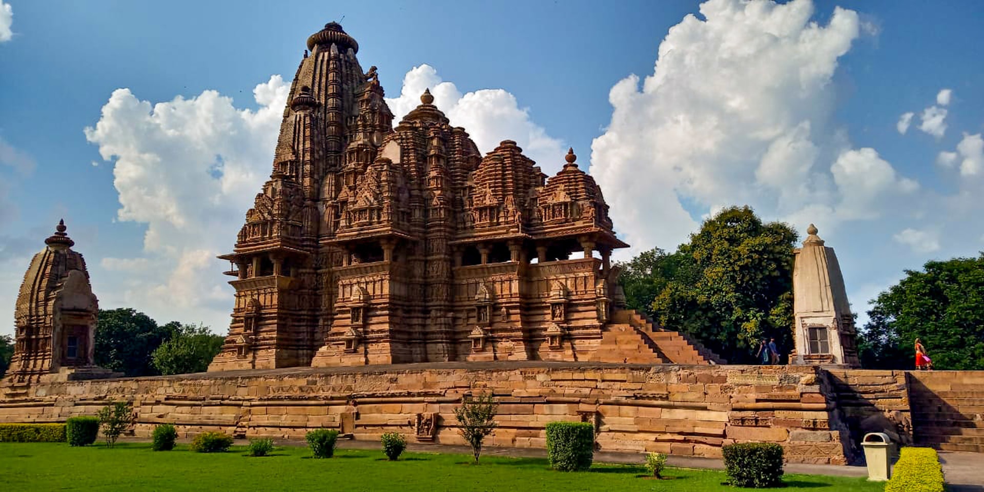 Orchha Khajuraho Tour Package 3 Days & 2 Nights